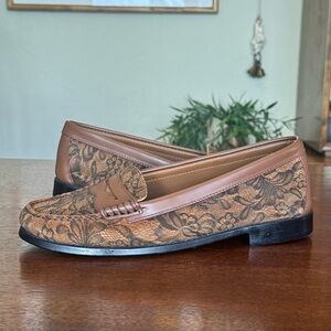 Bass Weejuns Virginia Penny Loafers Floral Lace Brown Black Like New | Size 9.5
